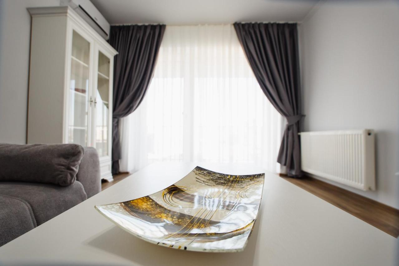 Bright & Elegant Central Apartment Oradea Exteriér fotografie